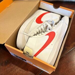 NWT Nike men’s Blazer mid ‘77